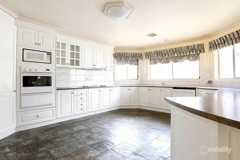 Property photo of 4 Robinson Court Delahey VIC 3037