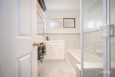 Property photo of 34 Western View Drive West Albury NSW 2640