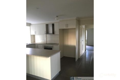 Property photo of 8 David Collins Drive Endeavour Hills VIC 3802