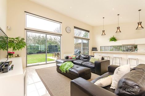 Property photo of 17 Johnstone Street Point Lonsdale VIC 3225