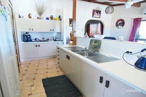 Property photo of 8 Beech Avenue Kin Kora QLD 4680