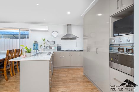 Property photo of 27 Beachcomber Hill Glenfield WA 6532
