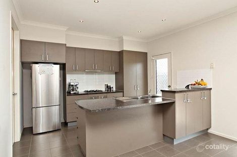 Property photo of 9 Howard Place Deer Park VIC 3023
