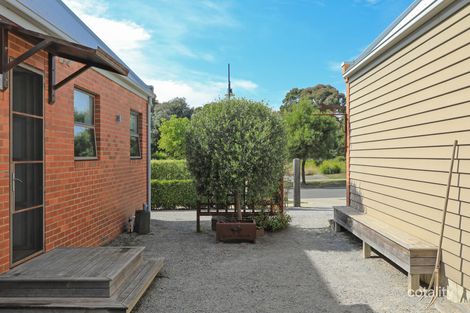 Property photo of 2 Reidwell Drive Woodend VIC 3442