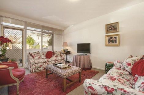 Property photo of 2/27 Wallace Avenue Toorak VIC 3142