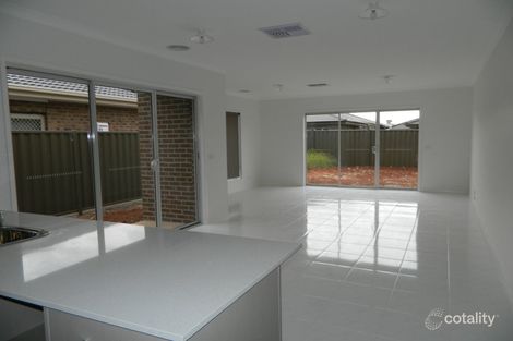 Property photo of 7 Atherstone Boulevard Strathtulloh VIC 3338