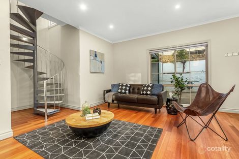 Property photo of 31 Greenbank Crescent Pascoe Vale South VIC 3044