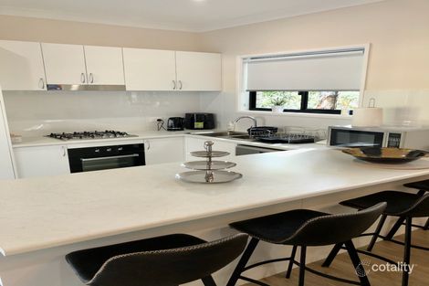 Property photo of 1/30A Olearia Crescent Warabrook NSW 2304