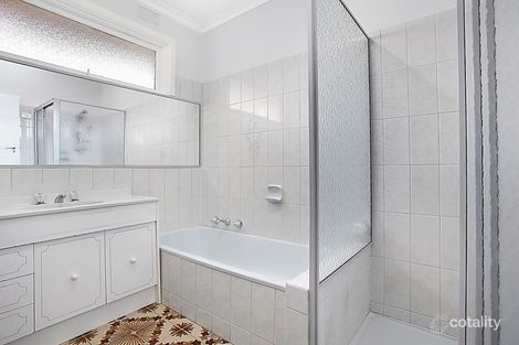 Property photo of 9 Lake Street Avondale Heights VIC 3034