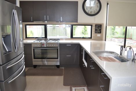 Property photo of 4 Ivy Leaf Road Pakenham VIC 3810