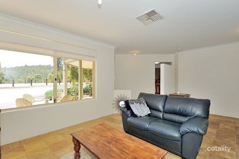 Property photo of 363 Meadowbrook Ramble Bullsbrook WA 6084