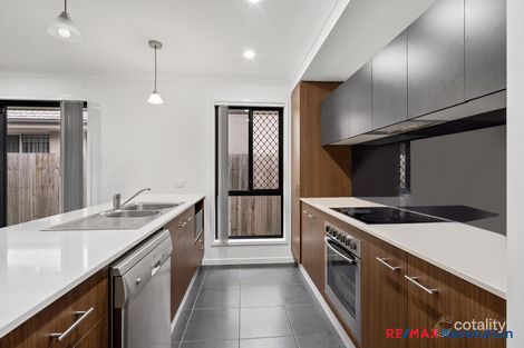 Property photo of 39 Meander Circuit Holmview QLD 4207