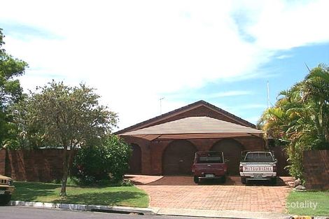 19 Bulolo Ave, Runaway Bay, QLD 4216