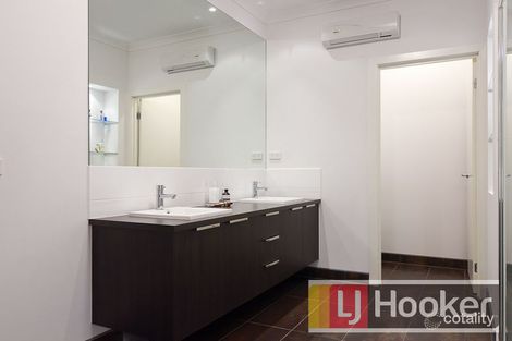 Property photo of 193 Linsell Boulevard Cranbourne East VIC 3977