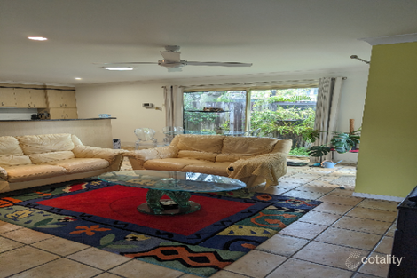 2/52 Twenty Seventh Ave, Palm Beach, QLD 4221