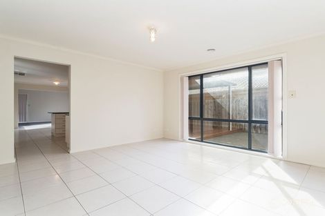 Property photo of 10 Lombardi Close Skye VIC 3977