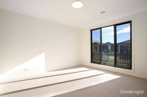 Property photo of 8 Goshawk Street Narre Warren VIC 3805