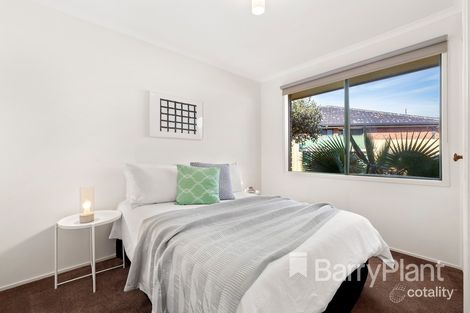 Property photo of 9 Warren Close Mill Park VIC 3082