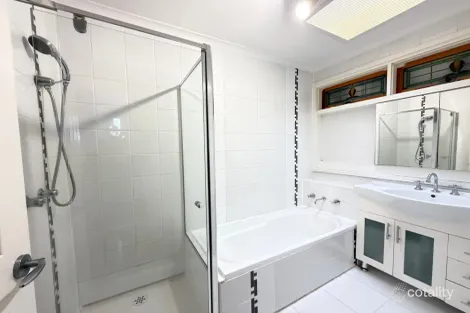 Property photo of 3 Calverton Road Kealba VIC 3021