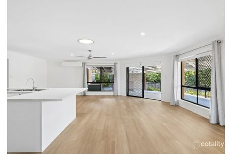 4 MOHR CT, PETRIE, QLD 4502