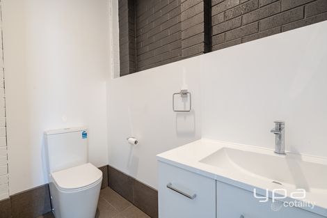 Property photo of 18 Glencara Close Westmeadows VIC 3049