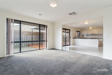 Property photo of 10 Lombardi Close Skye VIC 3977