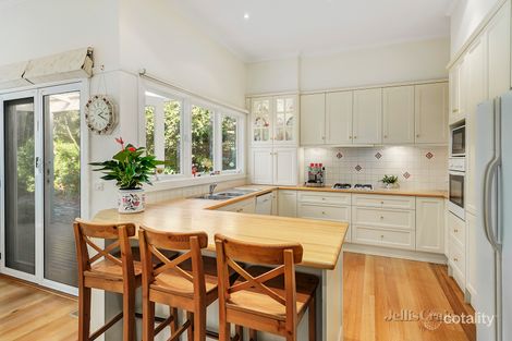 Property photo of 33 Ross Street Surrey Hills VIC 3127