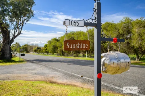 1055 Table Top Rd, Table Top, NSW 2640