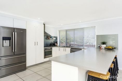 Property photo of 28 Armidale Crescent Helensvale QLD 4212