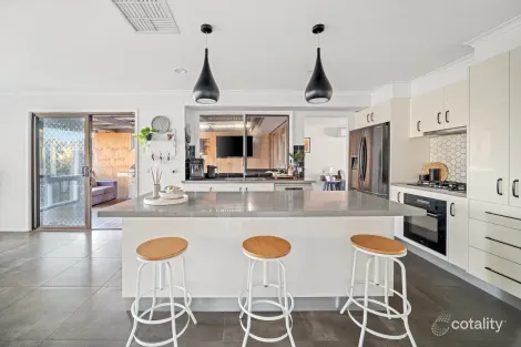 Property photo of 10 Marinda Drive Skye VIC 3977