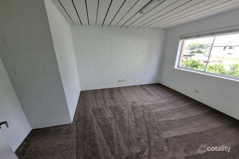 1/1 Marine Pde, Redcliffe, QLD 4020