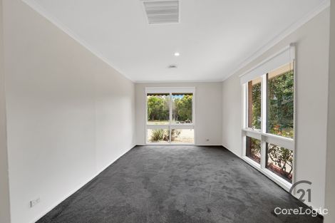 Property photo of 3 Henley Place Melton West VIC 3337