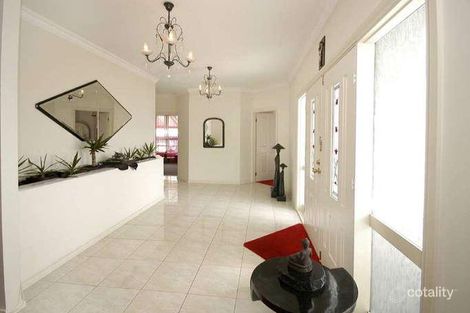 Property photo of 20 Cunningham Court Taylors Lakes VIC 3038
