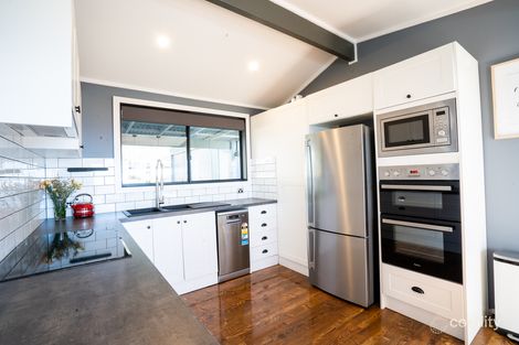 Property photo of 50 Warks Hill Road Kurrajong Heights NSW 2758