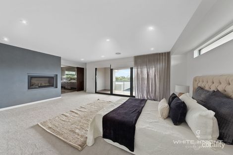 Property photo of 10 Aspire Boulevard Fraser Rise VIC 3336