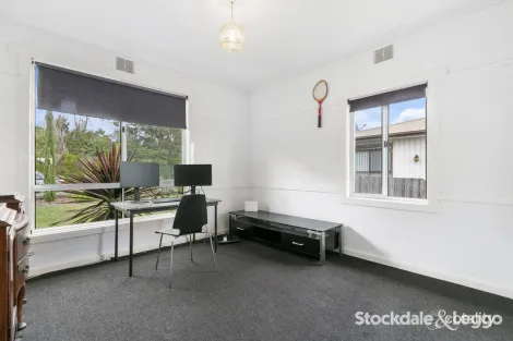 Property photo of 90 Service Road North Moe VIC 3825