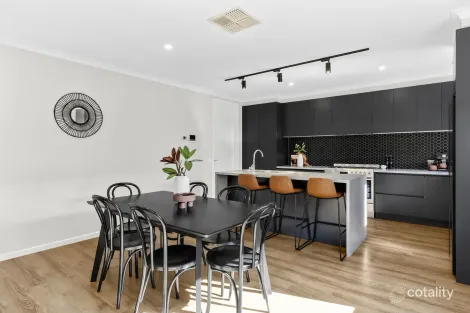 Property photo of 7 Erlandsen Circuit Wodonga VIC 3690