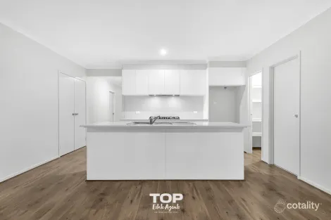 Property photo of 15 Watercolour Boulevard Clyde North VIC 3978