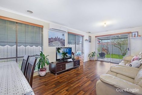 Property photo of 8 Saltram Court Cranbourne East VIC 3977