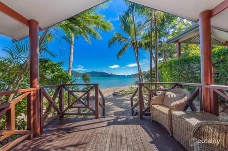 3 Palm Dr, Cannonvale, QLD 4802
