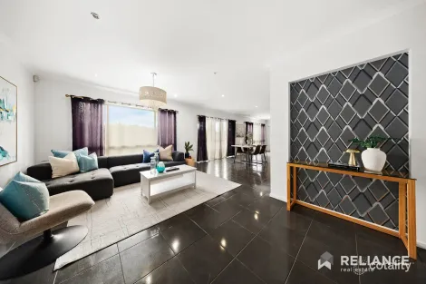 Property photo of 14 Martaban Crescent Point Cook VIC 3030