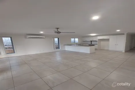 Property photo of 19 Milbrook Crescent Pimpama QLD 4209