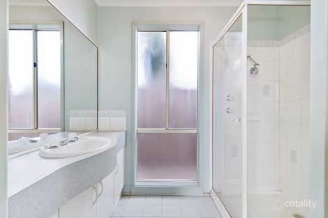 Property photo of 3 Conifer Place Hillside VIC 3037