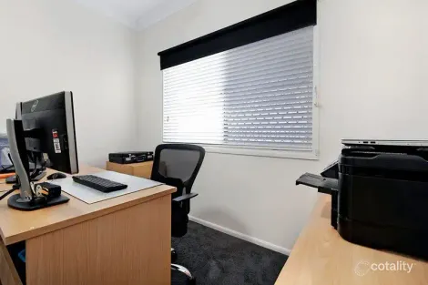 Property photo of 26 Pearson Close Arundel QLD 4214