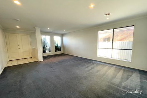 Property photo of 2 Cotteridge Place Caroline Springs VIC 3023