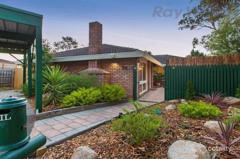 Property photo of 15 Yuluma Court Frankston VIC 3199