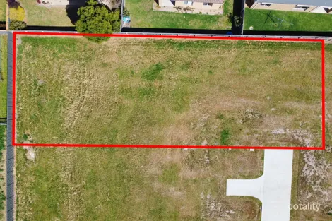 33 Clothier Cres, East Bairnsdale, VIC 3875