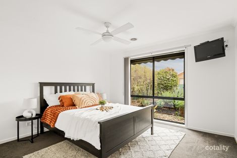 Property photo of 7 Housman Close Burnside VIC 3023