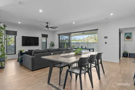 Property photo of 1 Nics Court Albany Creek QLD 4035