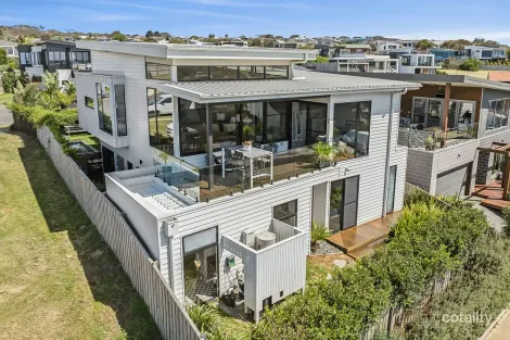 Property photo of 4 Pioneer Place Torquay VIC 3228